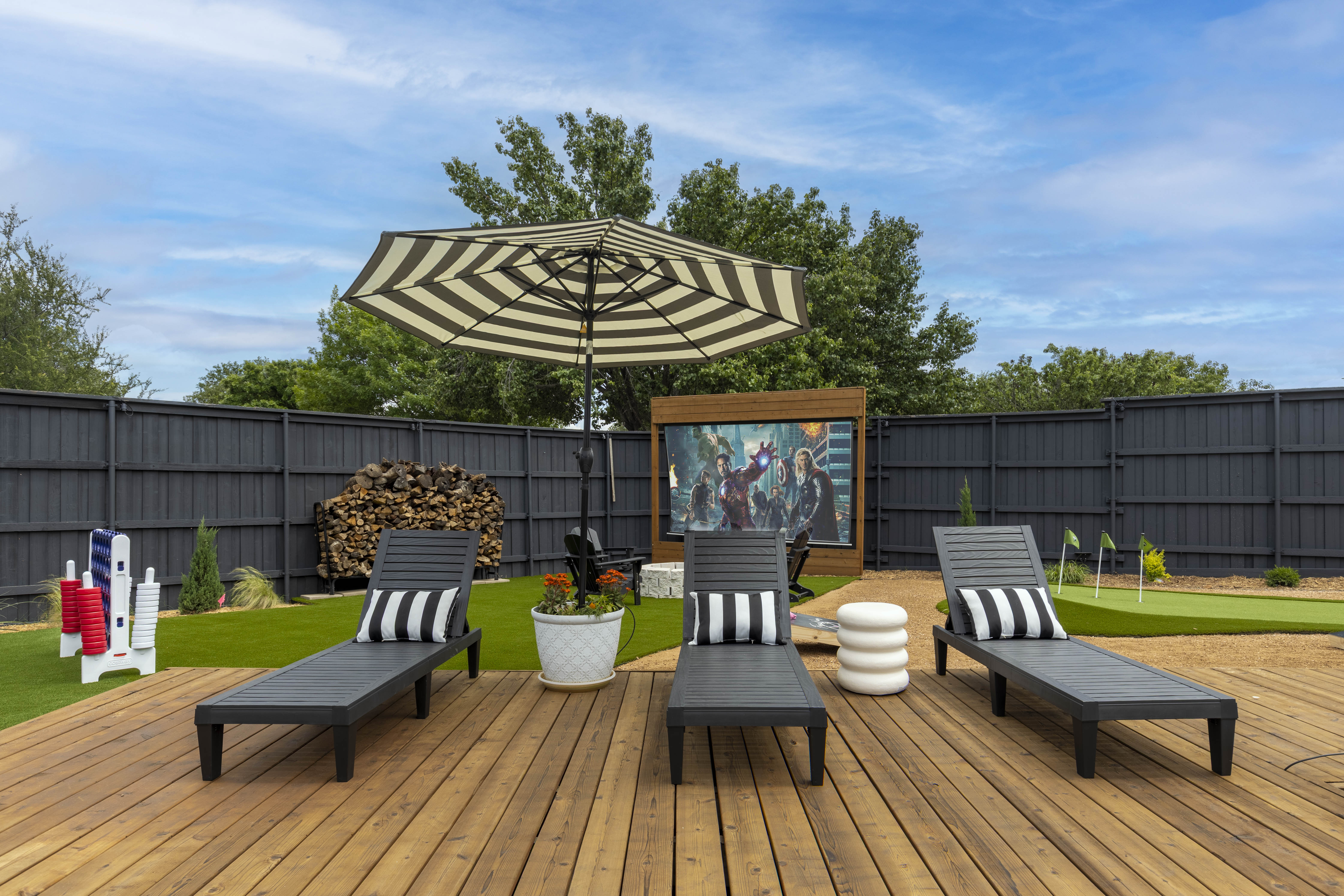 Backyard - Backyard Chaise Lounge 1