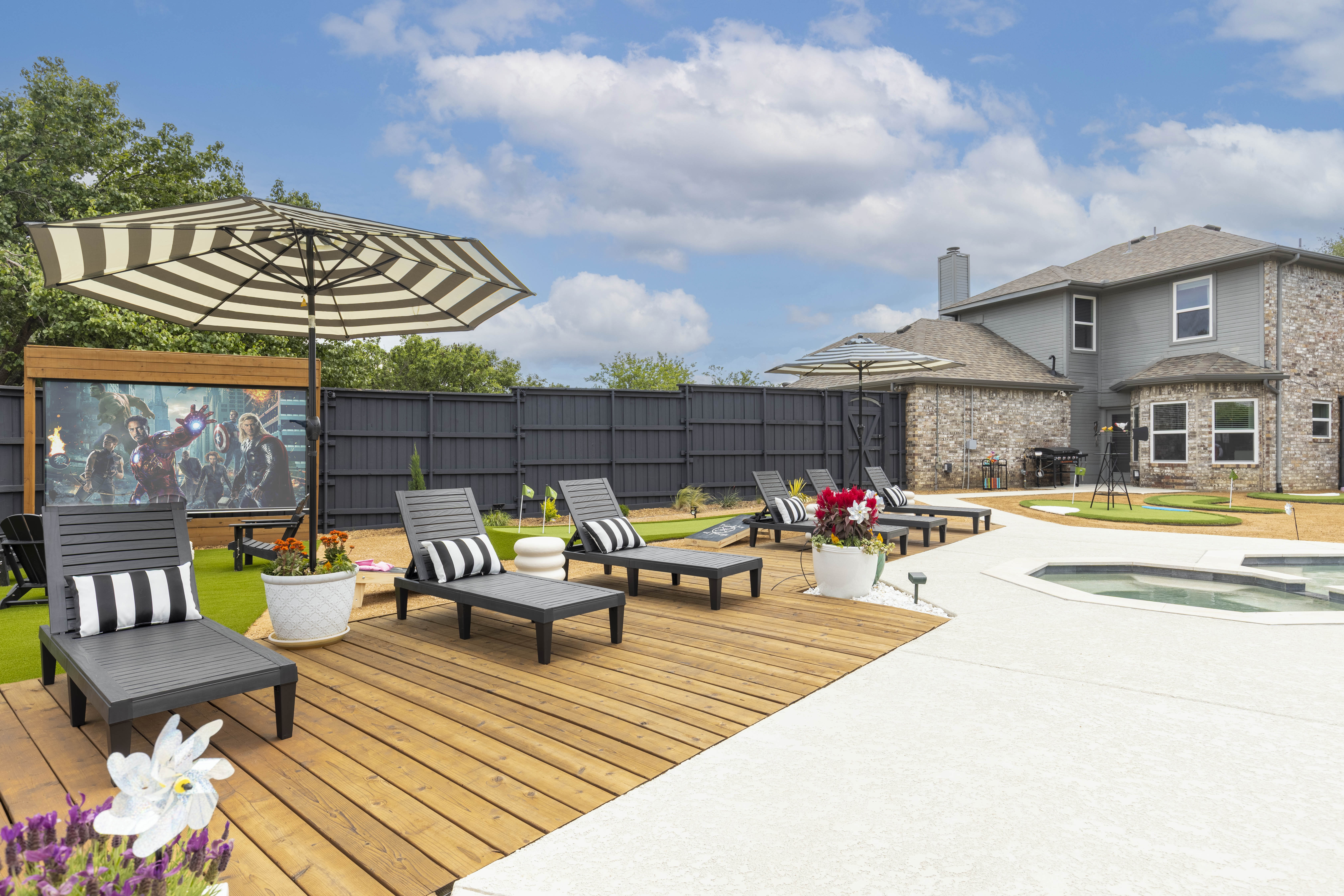 Backyard - Backyard Chaise Lounge 2
