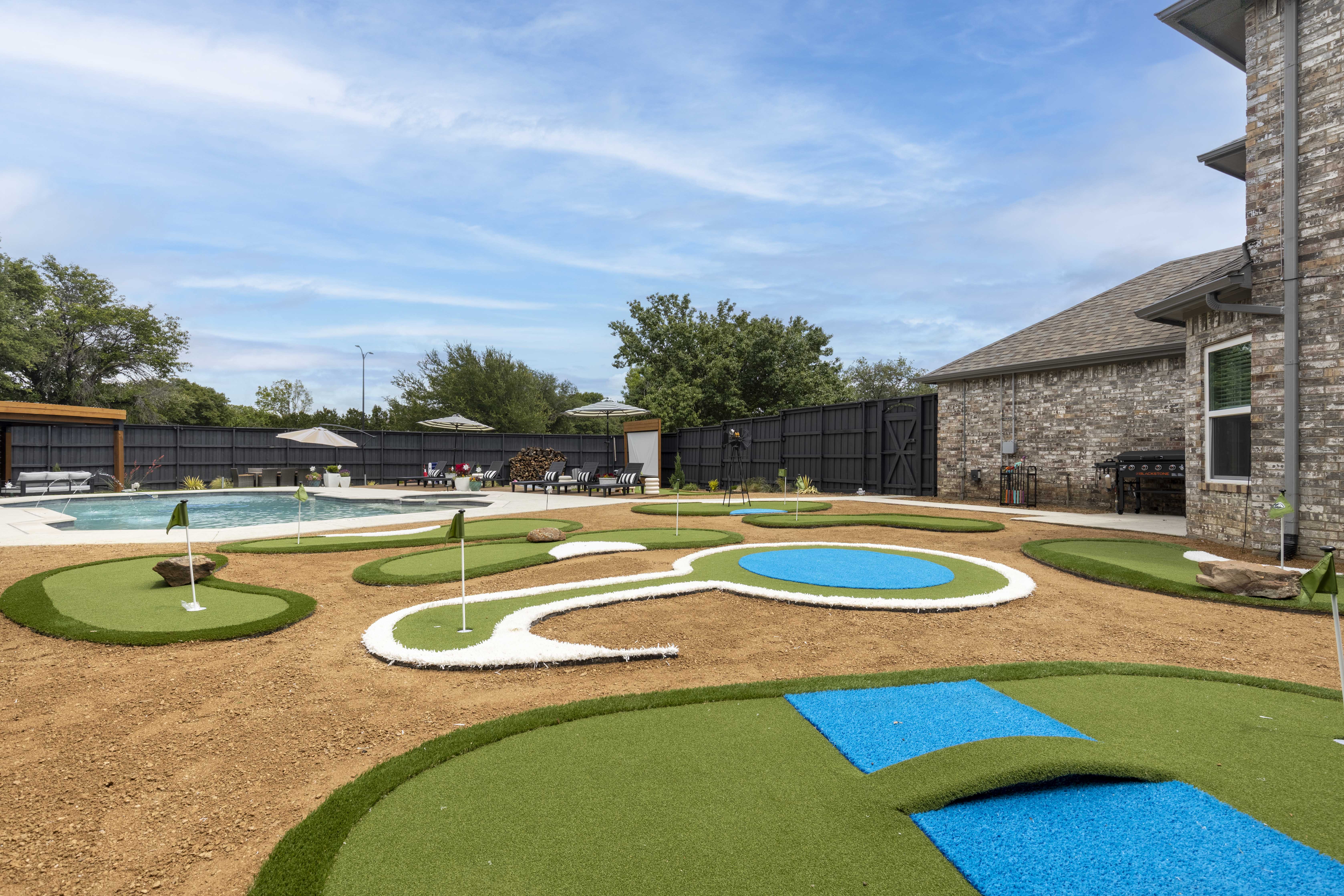 Backyard - Backyard Minigolf 4