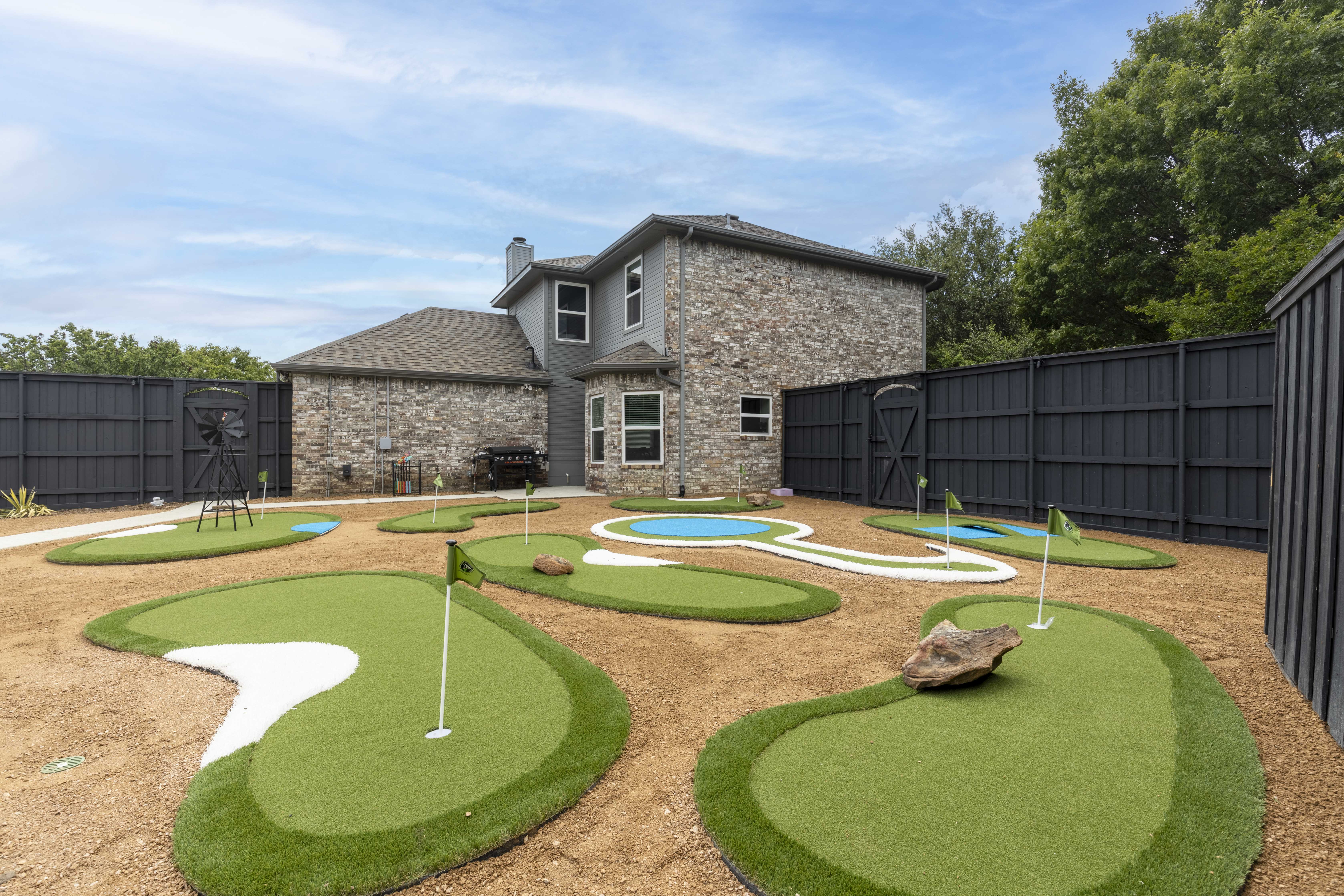 Backyard - Backyard Minigolf 5