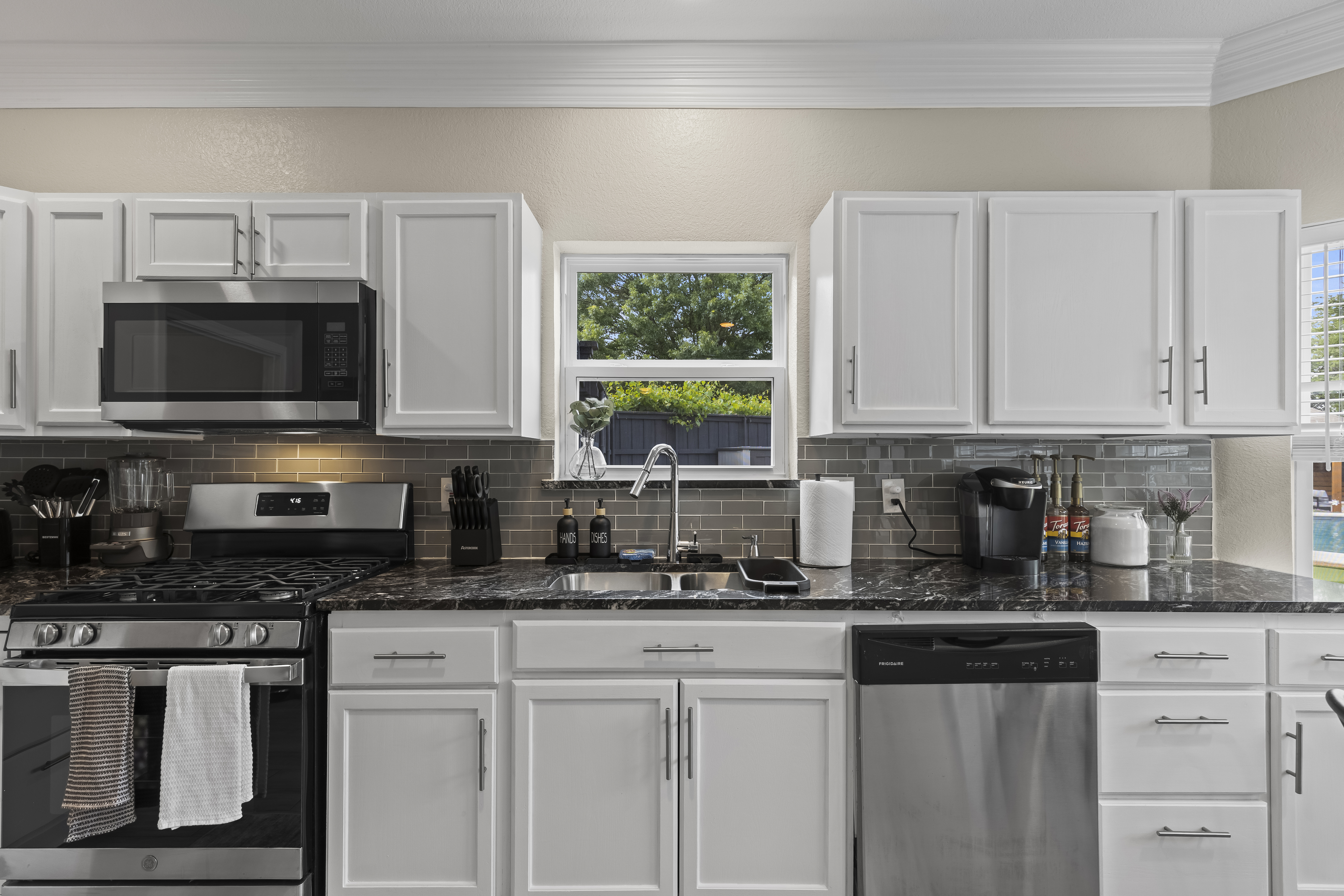 Kitchen - Kitchen 2