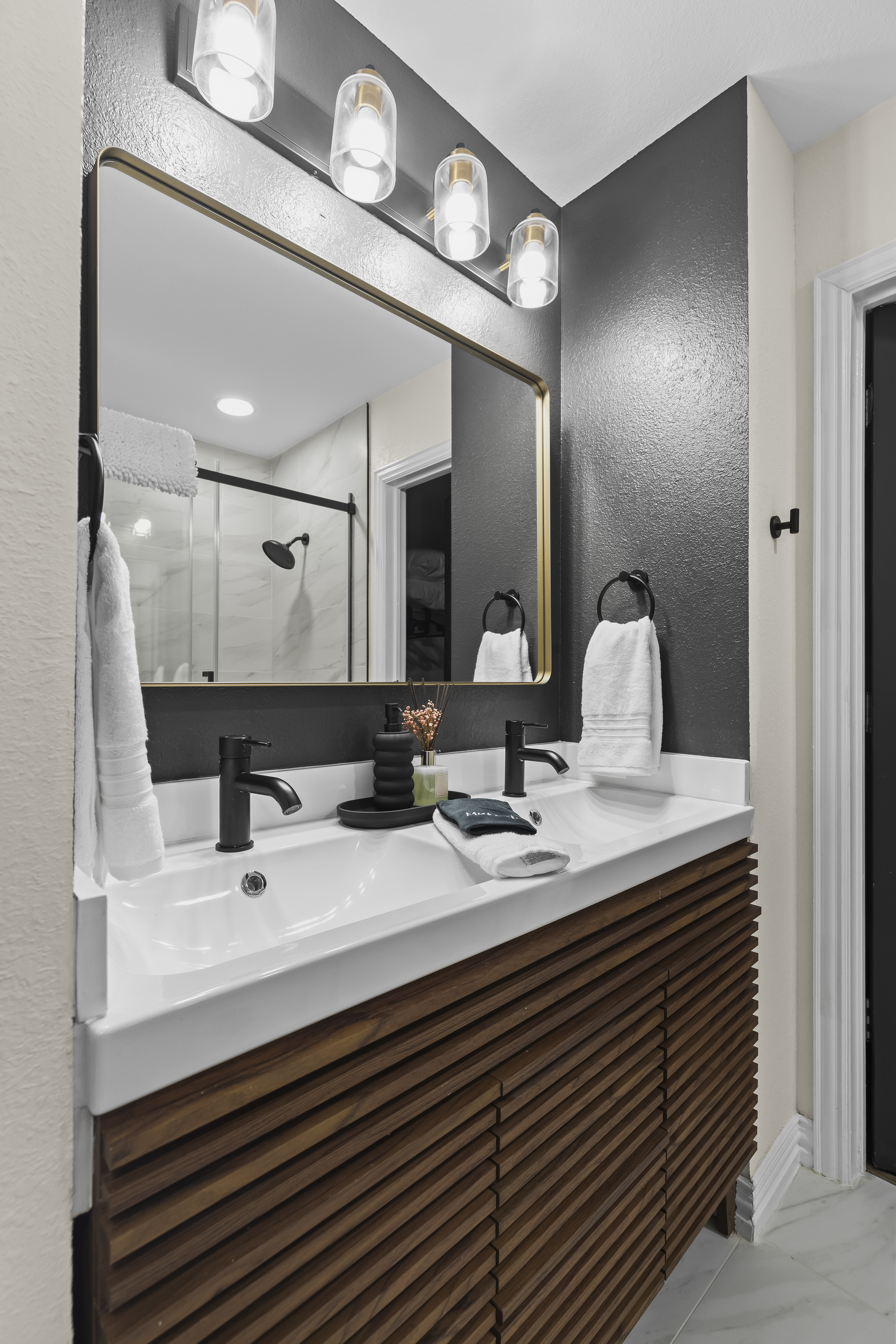 Master Bathroom - Master Bathroom 2