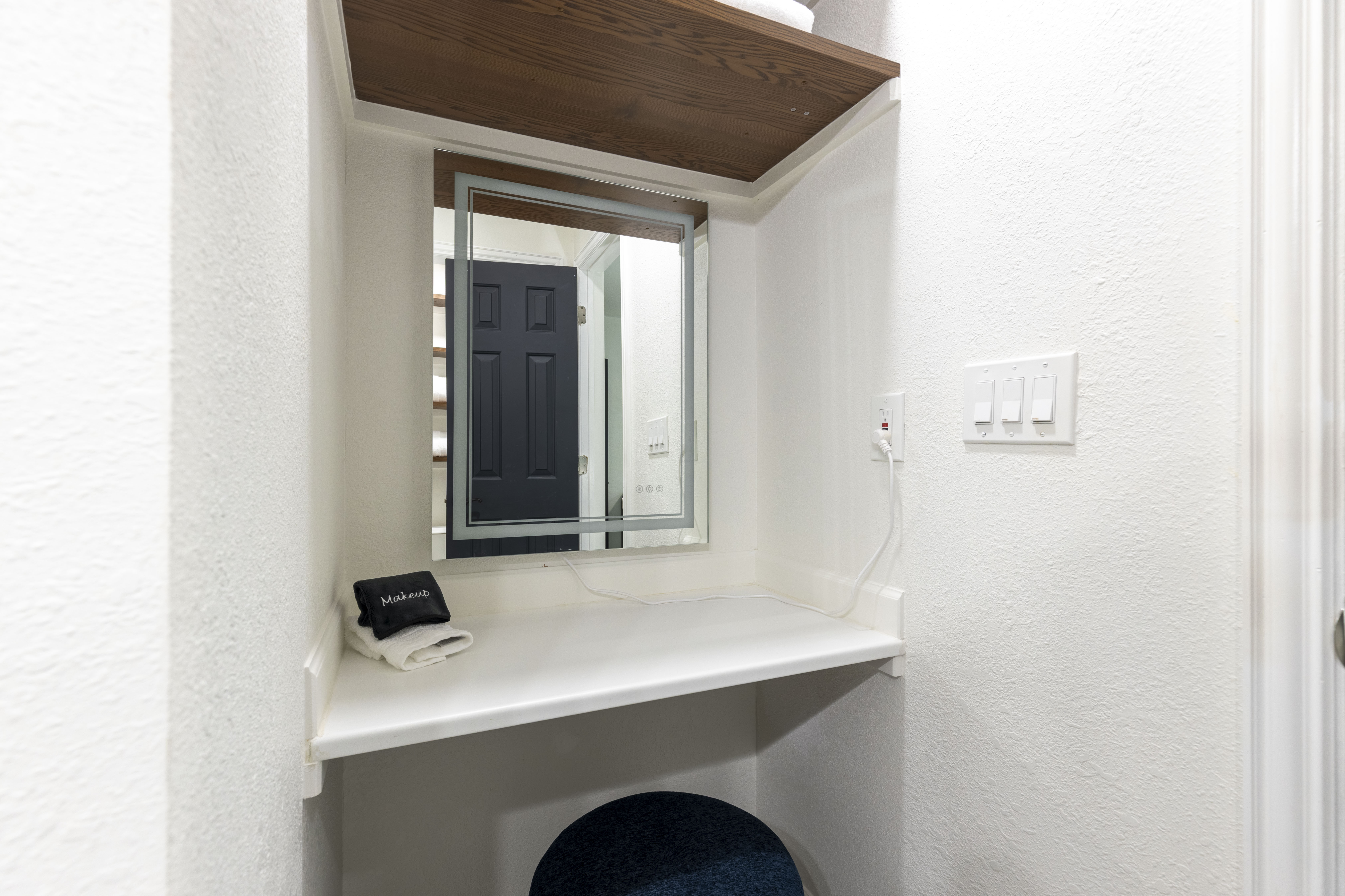 Master Bathroom - Master Bathroom 4